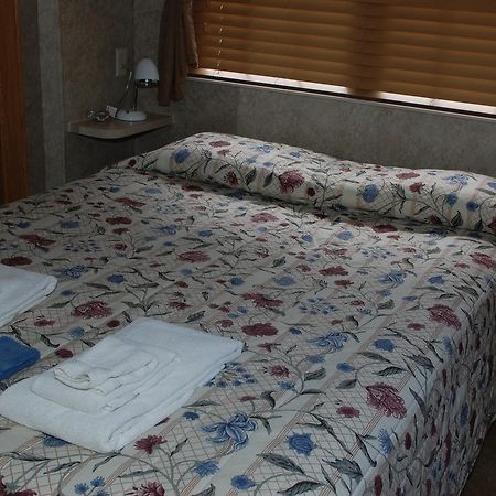Three Rivers Resort Almont Екстериор снимка