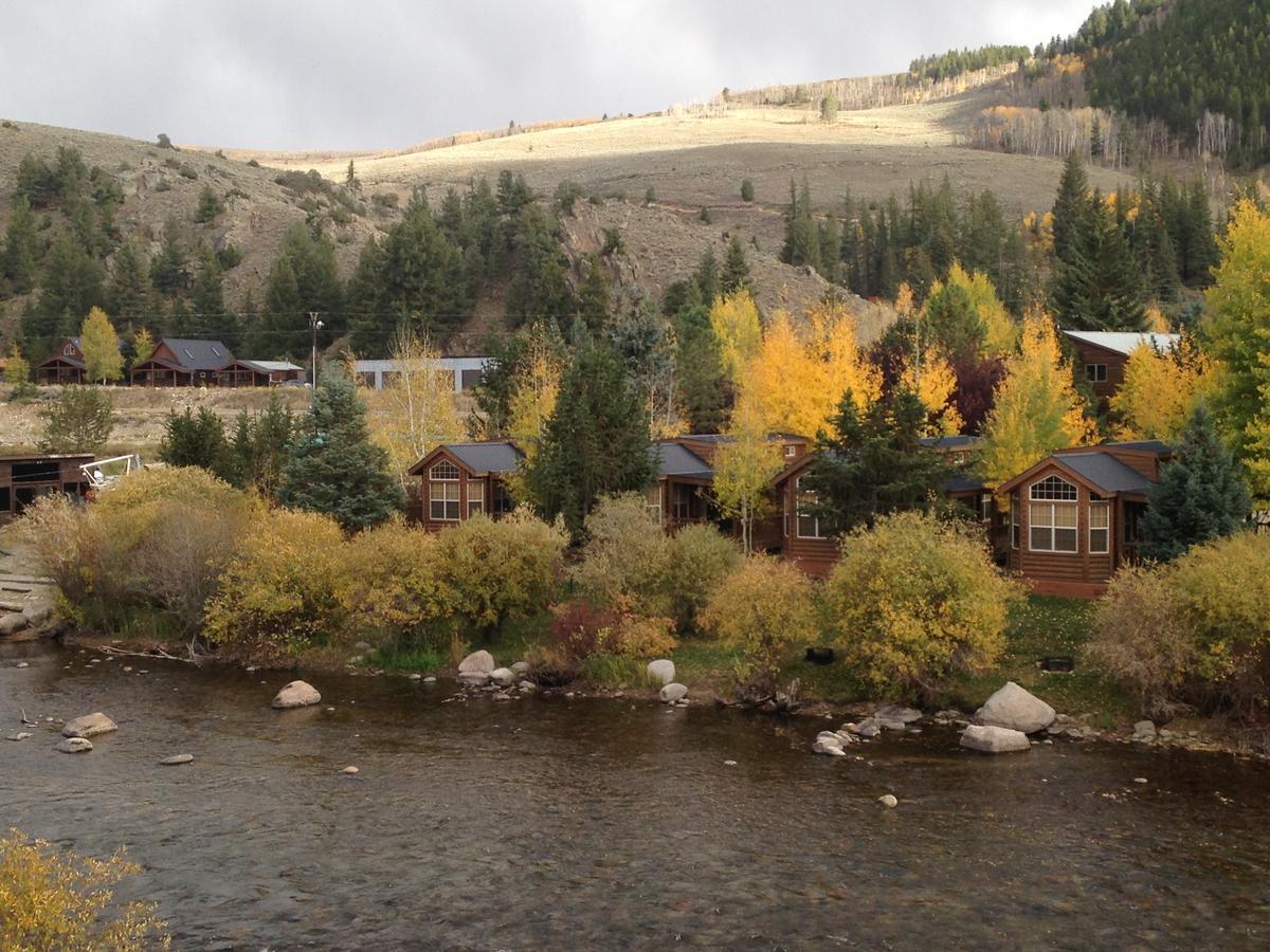 Three Rivers Resort Almont Екстериор снимка