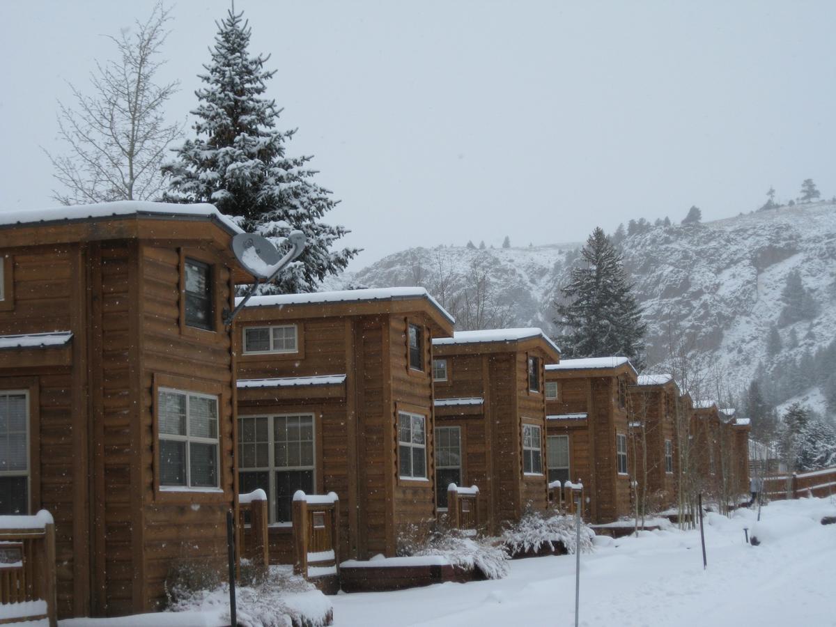 Three Rivers Resort Almont Екстериор снимка