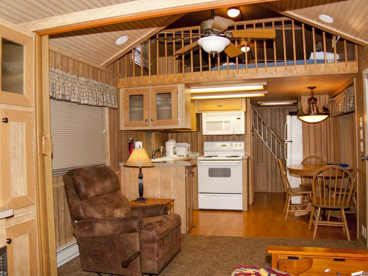 Three Rivers Resort Almont Екстериор снимка