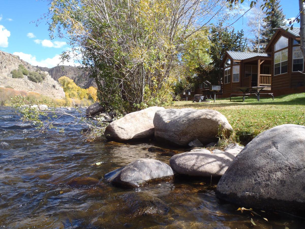 Three Rivers Resort Almont Екстериор снимка