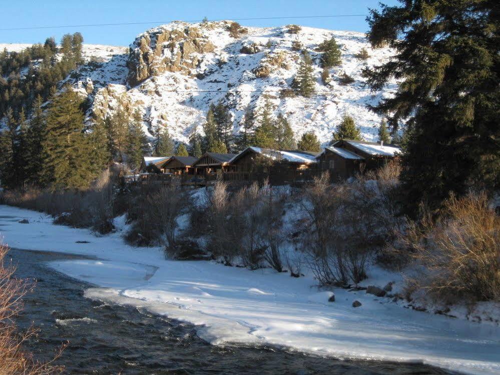 Three Rivers Resort Almont Екстериор снимка